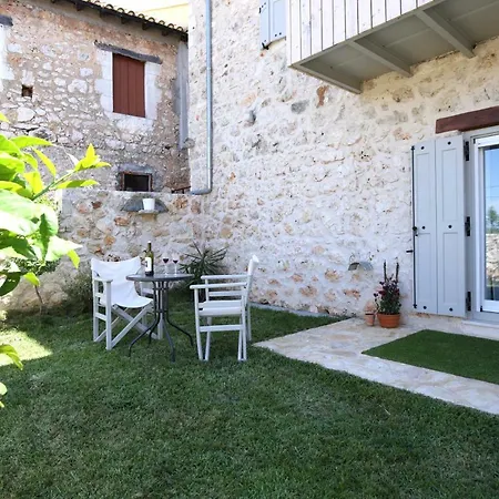 Casa Ovata Tsoukaládhes