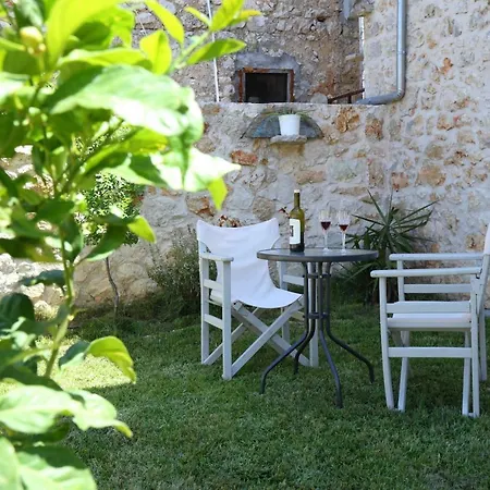 Casa Ovata * Tsoukaládhes
